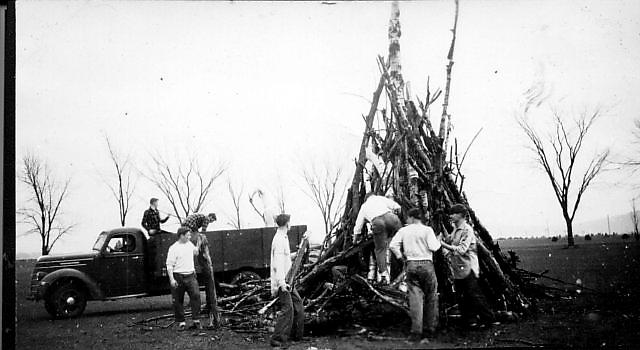 BonFire 1943